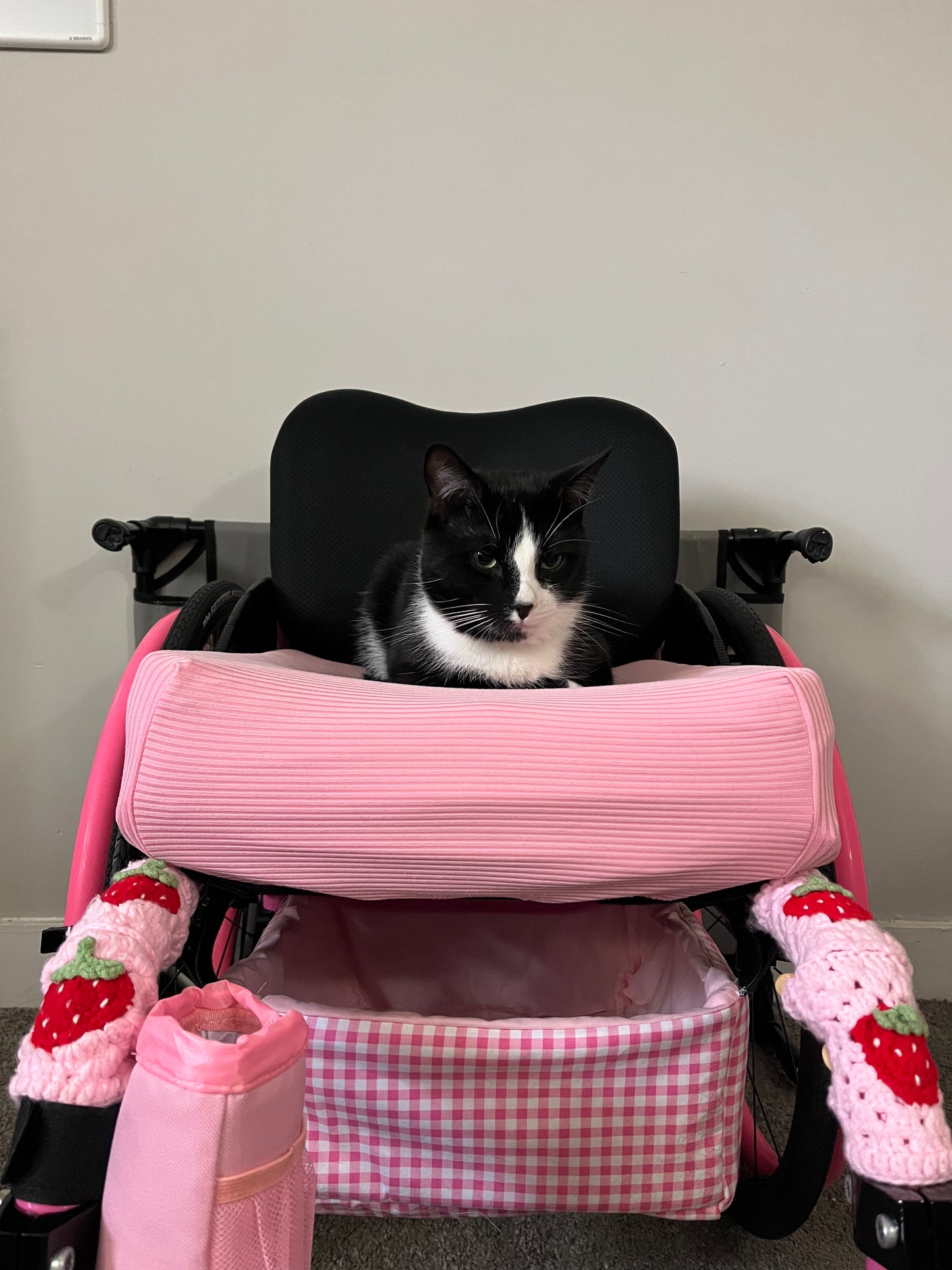 Custom under-seat wheelchair basket